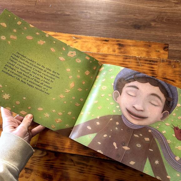 PJ Library Cakes & Miracles A Purim Tale Jewish Paperback Book - Picture 8 of 12